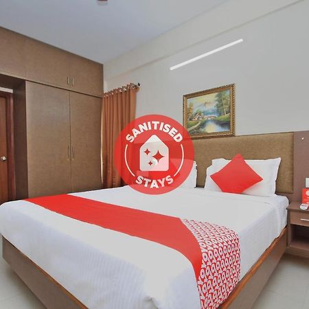 Vaccinated Staff - Oyo 10379 Hotel Varcity Sapphire Bengalúr Exteriér fotografie