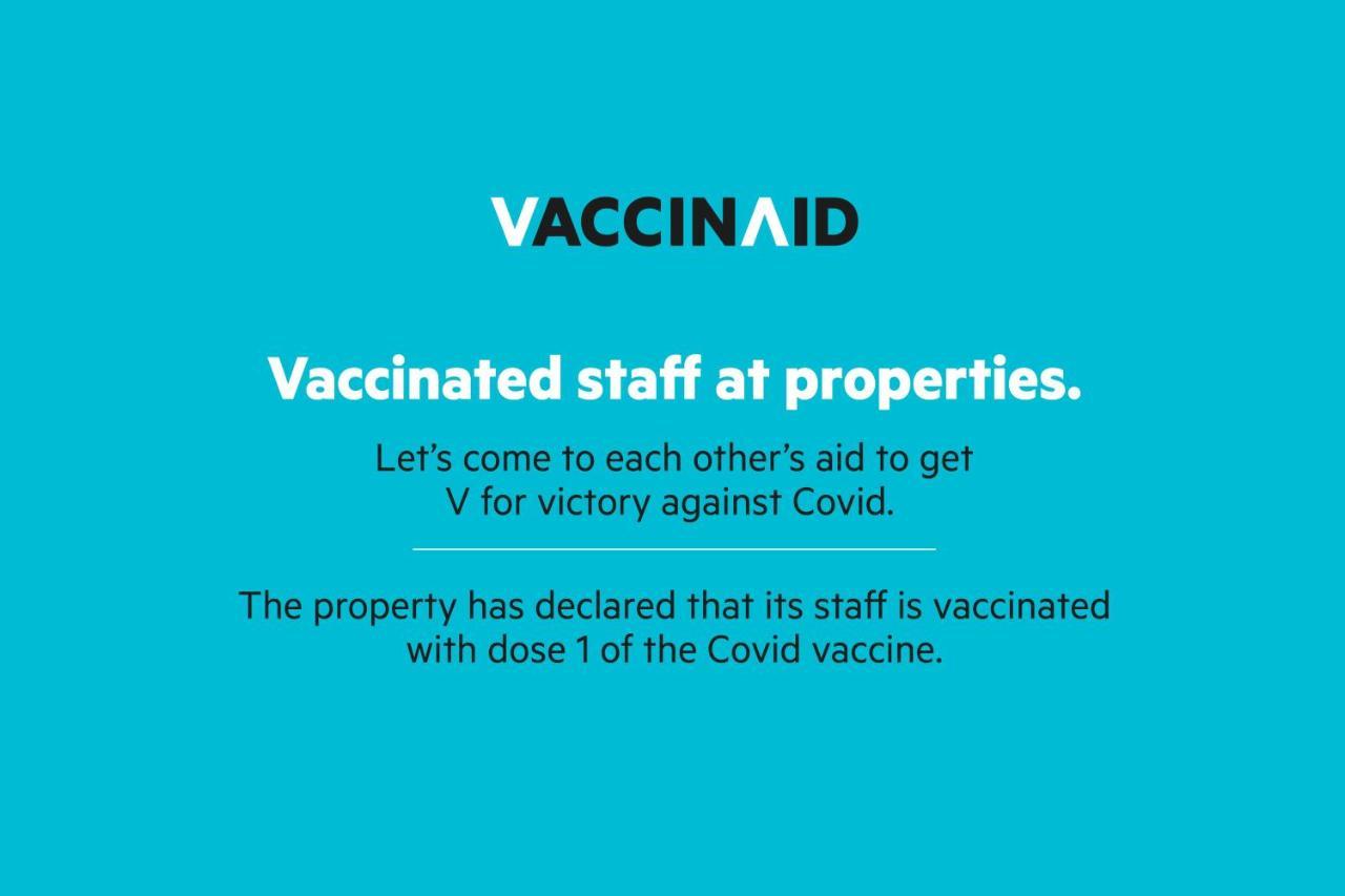 Vaccinated Staff - Oyo 10379 Hotel Varcity Sapphire Bengalúr Exteriér fotografie